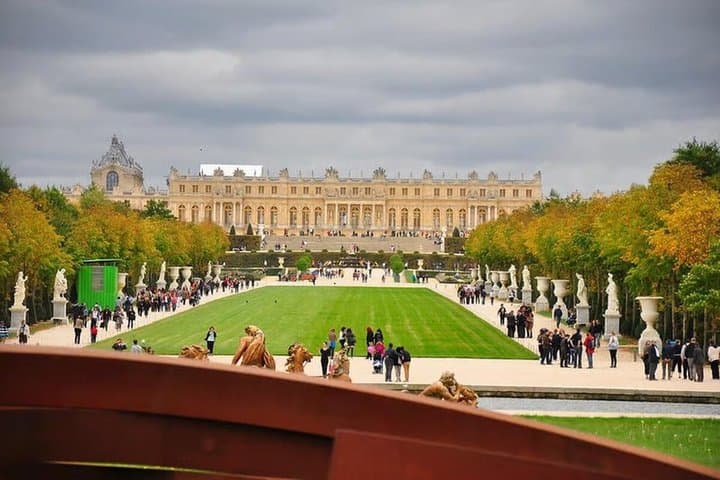 Versailles Palace and Gardens Exclusive Private Guided Tour