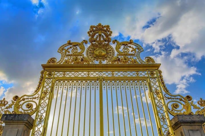 Versailles Palace and Gardens Exclusive Private Guided Tour