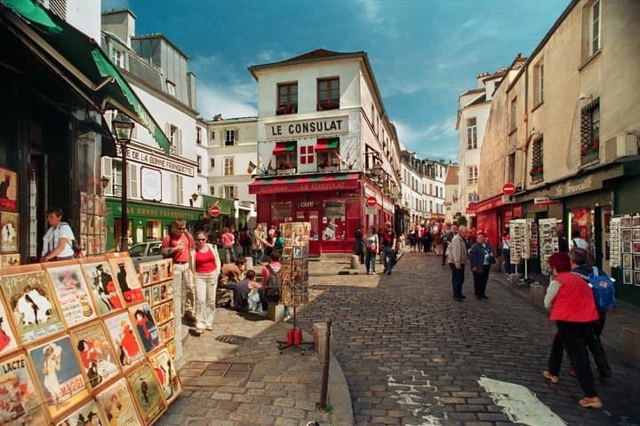 Private Early Morning Montmartre Experience with French Breakfast