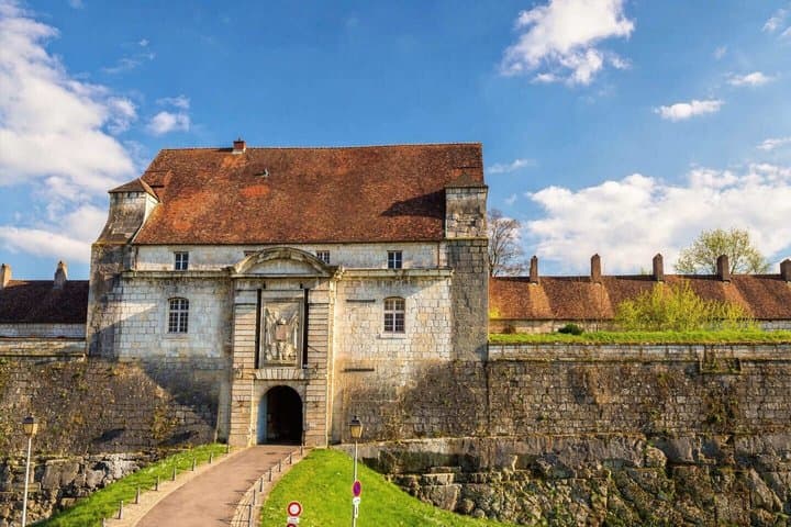Hello Besançon: Private 2-Hour Intro City Walk with Local Guide
