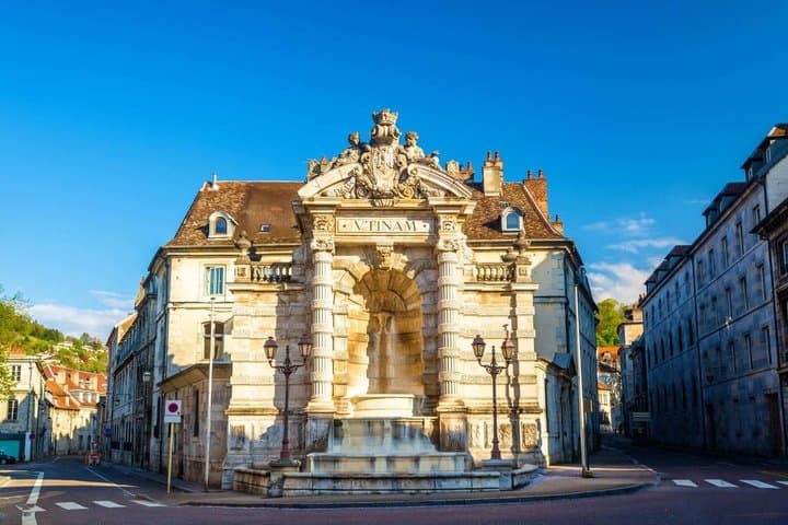 Hello Besançon: Private 2-Hour Intro City Walk with Local Guide