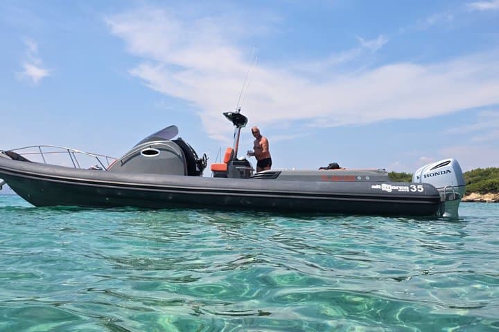 Premium private excursion Porquerolles – boat 11m