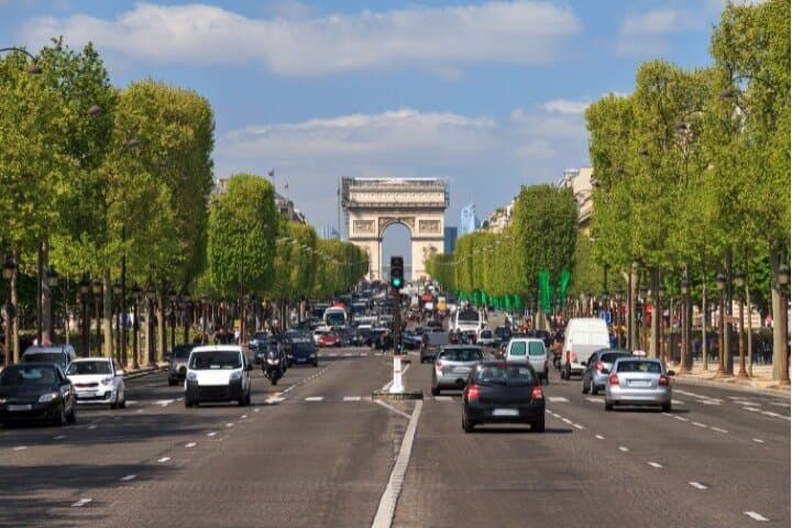Private Tour of Paris Arc de Triomphe Champs-Élysées and Macarons