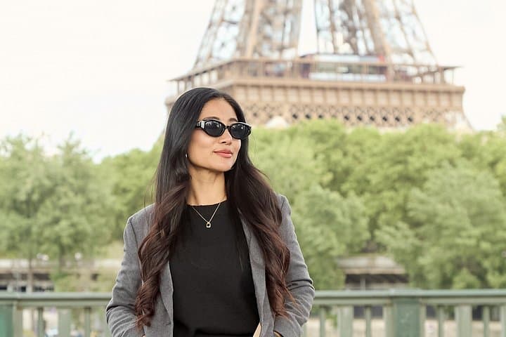 Paris Eiffel Tower Photo Shoots & Surprise Proposals