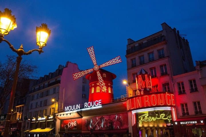 Moulin Rouge Show Diner and Wine