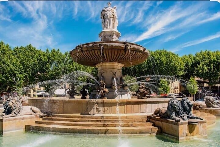 Tour and private tour DE Marseille to Aix-EN-Provence & Cassis