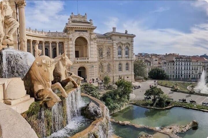 Tour and private tour DE Marseille to Aix-EN-Provence & Cassis