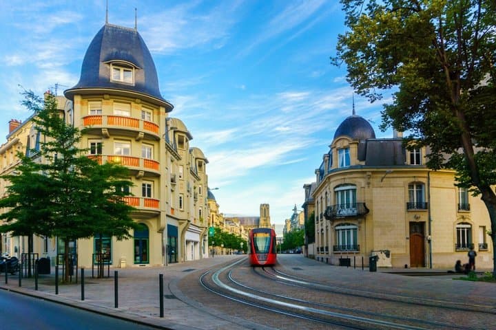 Reims Coronations Conflict and Champagne Walking Tour