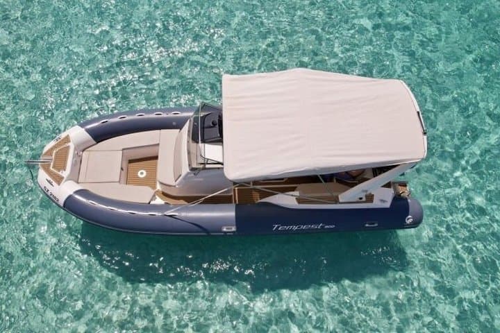 Private cruise Lavezzi Islands exclusive caves and swimming