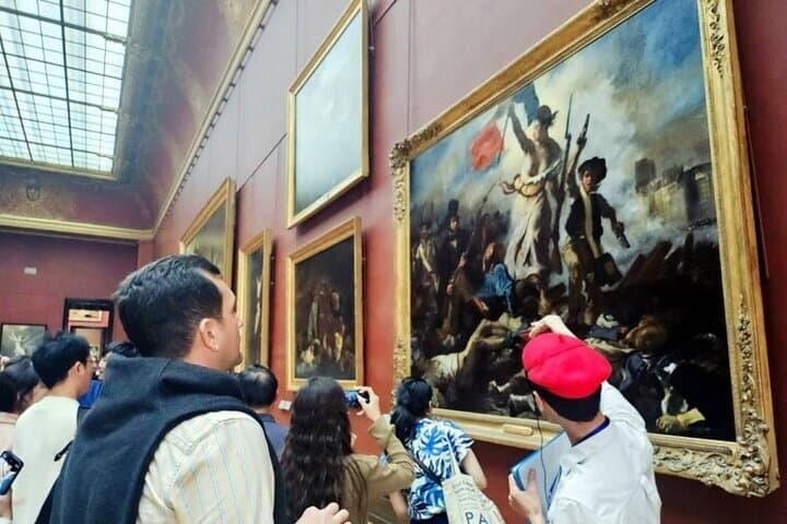 Louvre Museum Early Access Private Tour with Mona Lisa