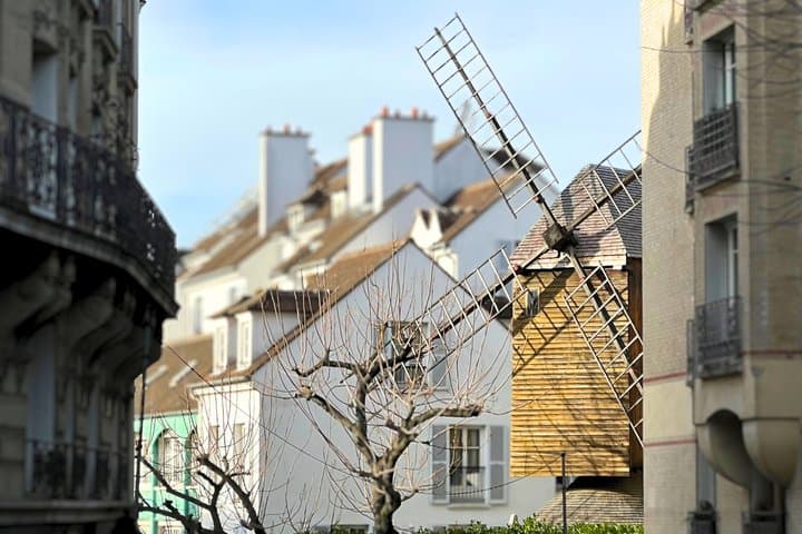 Montmartre Walking Tour With a Local