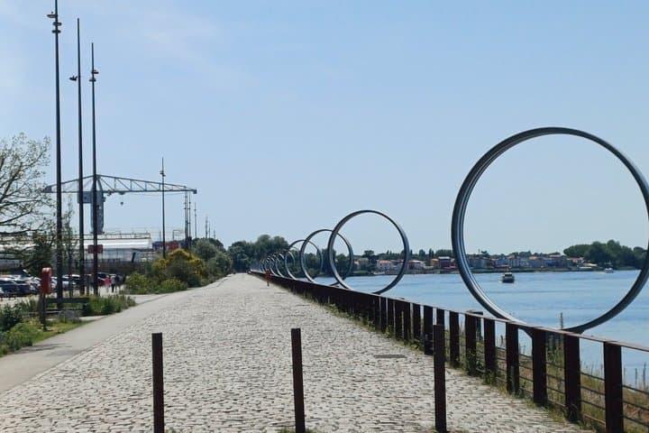 Guided Tour of the Island of Nantes Urbanism and Contemporary Art