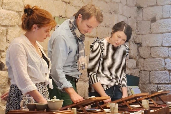 Paris Indoor Watercolor Experience – Essential Edition