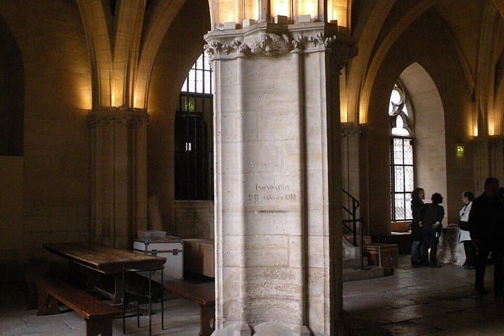 Conciergerie Paris Entry Tickets with Audio Guide Tablet