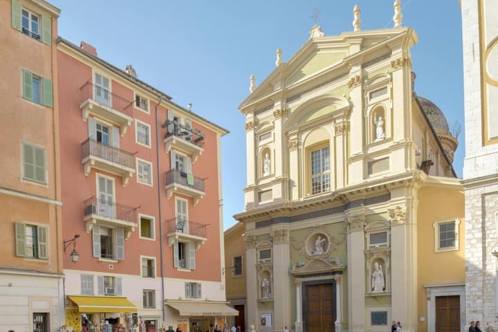 Nice Old Town History and Food Self Guided Walking Tour