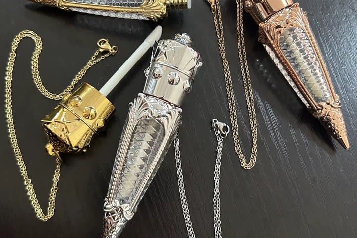 Create Your Own Lip Gloss Jewelry Necklace in Paris