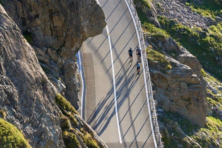 Cols du Tour de France à Bike: Aravis with Certified Guide