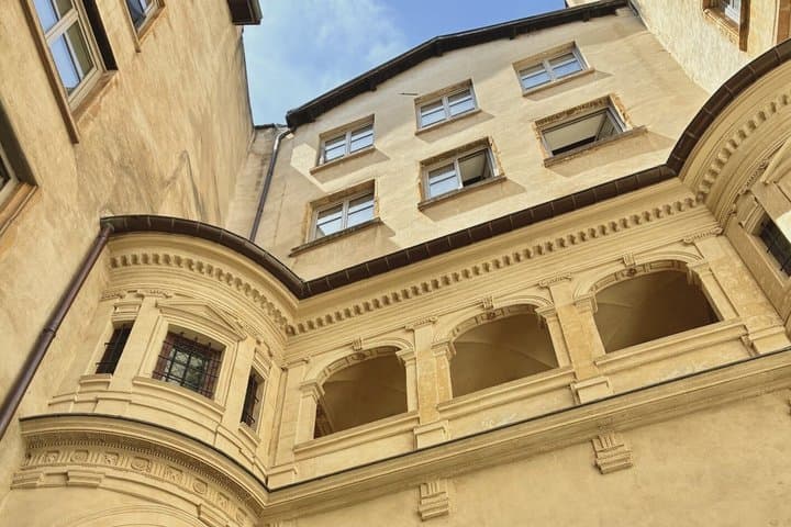 Lyon: Hidden Traboules and Old Town Walking Tour