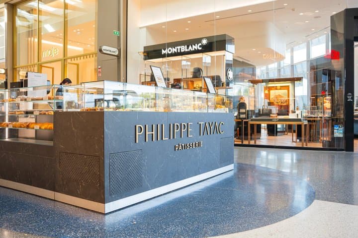 VIP Lounge Access and Premium Shopping at CAP3000
