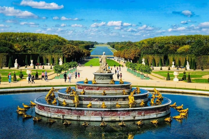 Versailles Palace and Gardens Small Group Tour