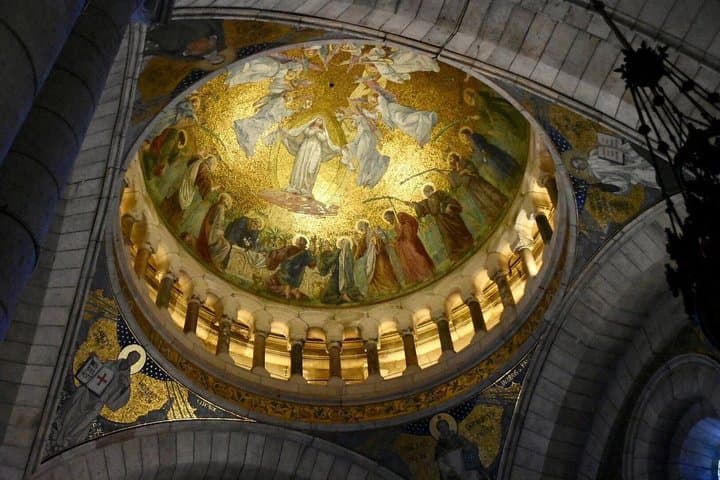 Sacre Coeur Basilica and Montmartre Small Group Guided Tour