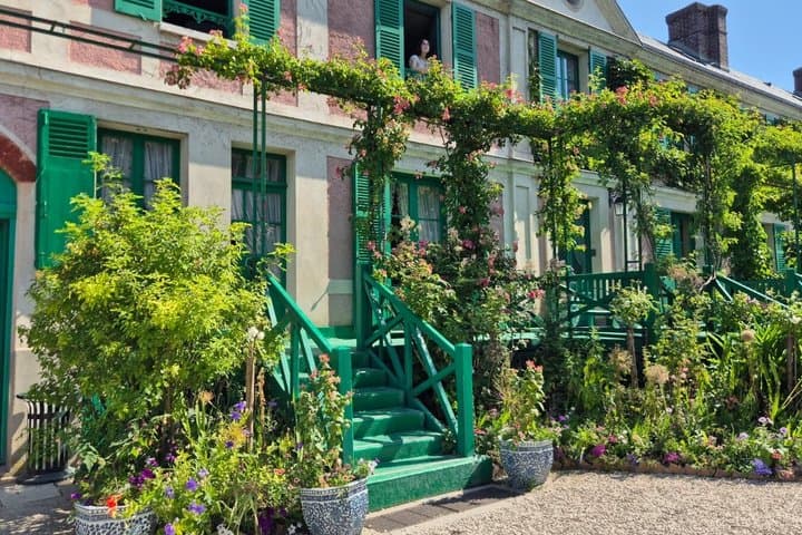 Giverny & Versailles Day Trip From Paris with Professional Guide