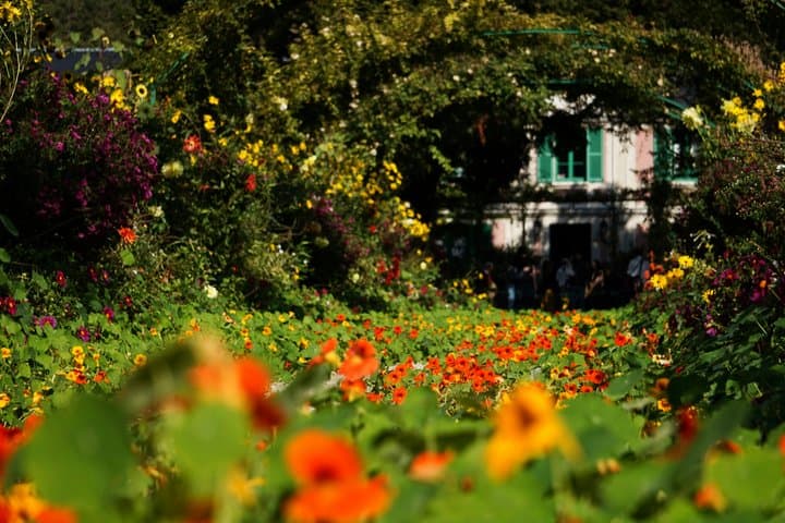 Private Luxury Giverny and Monet Gardens Experience from Paris