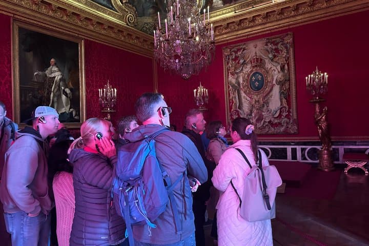 Versailles Small Group Guided Tour by Minibus from Paris
