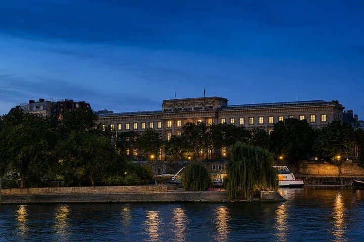 Paris Dark History Legend and Conspiracy Exclusive Walking Tour
