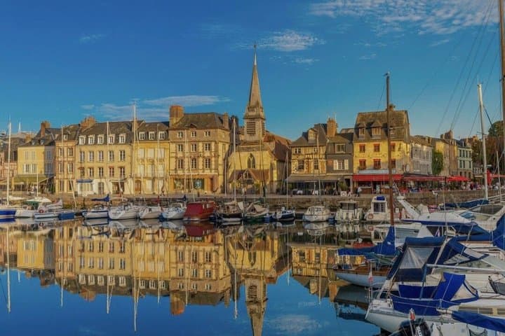 Discover the charm of Honfleur