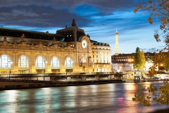 Paris Private Tour Eiffel Tower Lunch Seine Cruise and Notre Dame