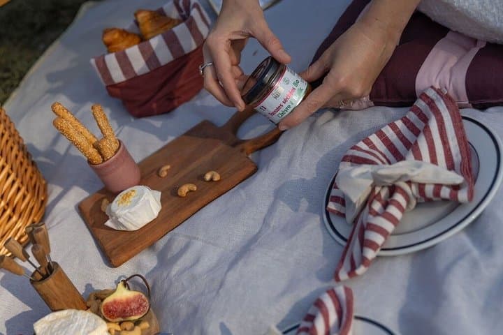 Luxurious French Picnic Experience in Paris