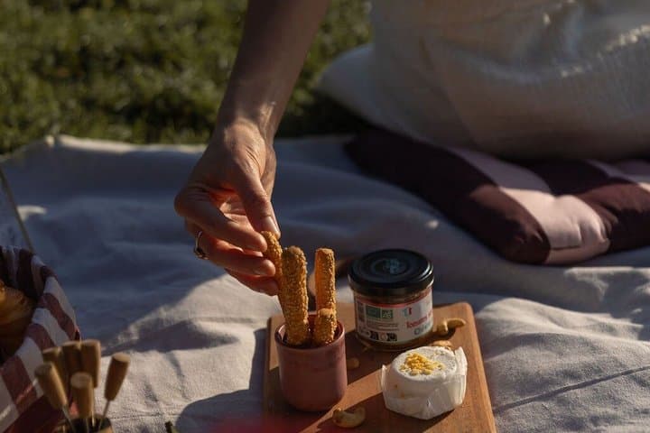 Luxurious French Picnic Experience in Paris