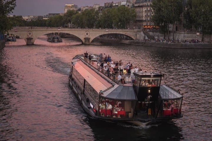 Seine Flexible Ticket Cruise with Multilingual Audio Guide