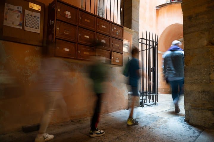 Story tour of Old Lyon for children