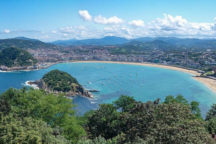 Private Basque Coast Shore Tour to St Jean de Luz