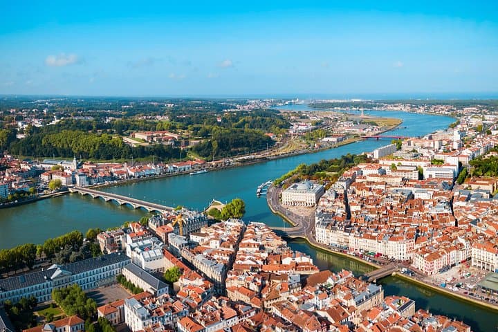 Private Bayonne and Biarritz Shore Tour