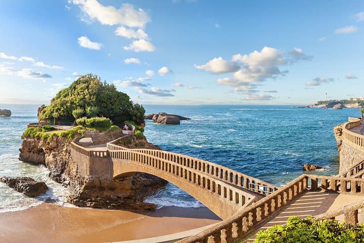 Private Bayonne and Biarritz Shore Tour