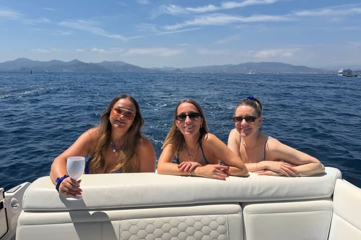 Cannes: Private Sea Ray Boat Trip to Lérins Islands Swim & Snorkel