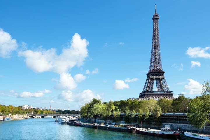 Honfleur Shore Excursion: Private Day Trip to Paris