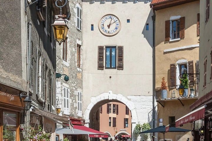 Annecy Self Guided Walking Tour Landmarks with Audio and Quiz