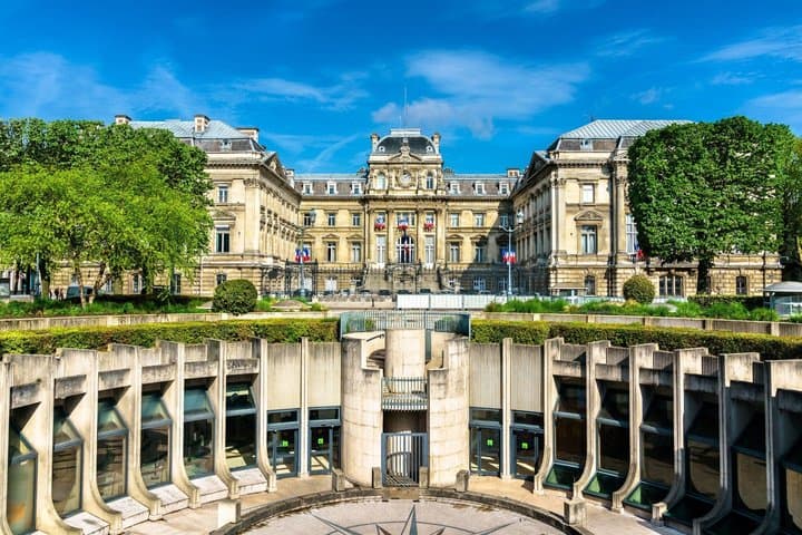 Lille Scavenger Hunt & Highlights Self-Guided Walking Tour