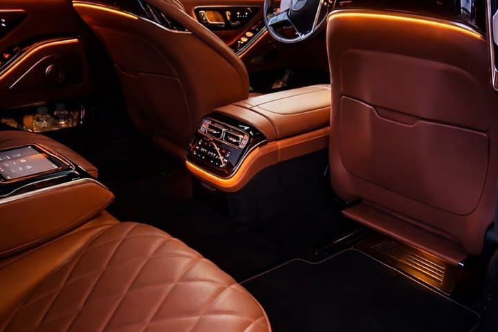 Premium transportation service in Paris.