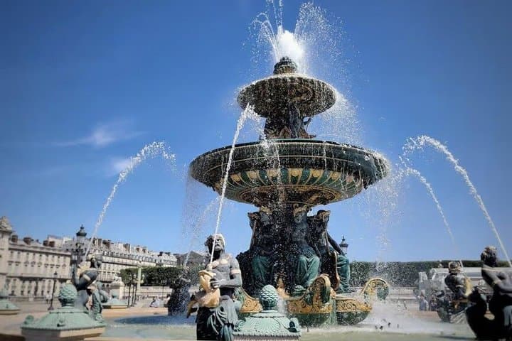 Paris Champs-Élysées & Arc de Triomphe Walking Tour
