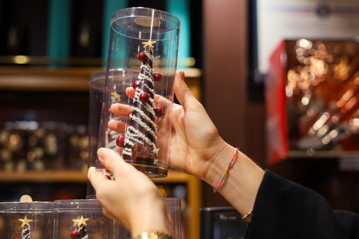 Paris Christmas Gourmet Food Small Group Walking Tour