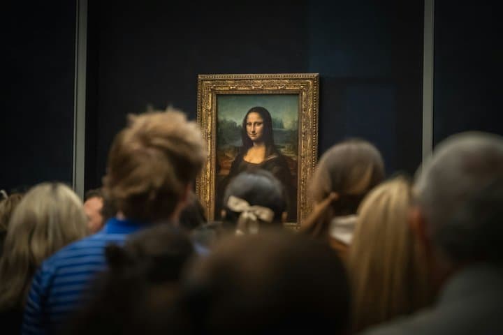 Paris Louvre Museum Private Tour with Tickets and Hotel Pickup
