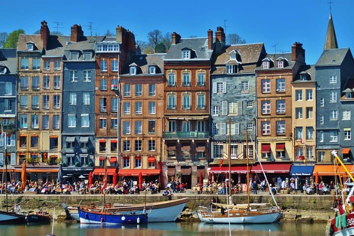 From Le Havre port: Round Trip Transfer to Honfleur