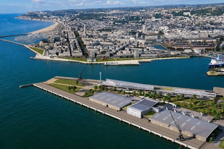 From Le Havre port: Round Trip Transfer to Étretat