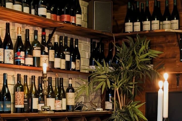 Your Paris Wine Tasting Therapy with an International Sommelier