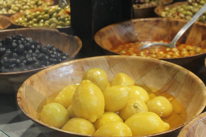 Market Tour and Cook a Bordeaux Dish in My Historic Apartment